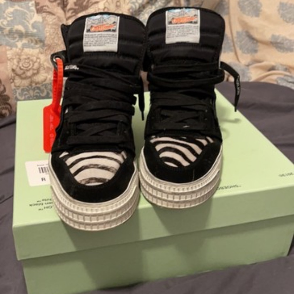 Off white - Picture 8 of 12